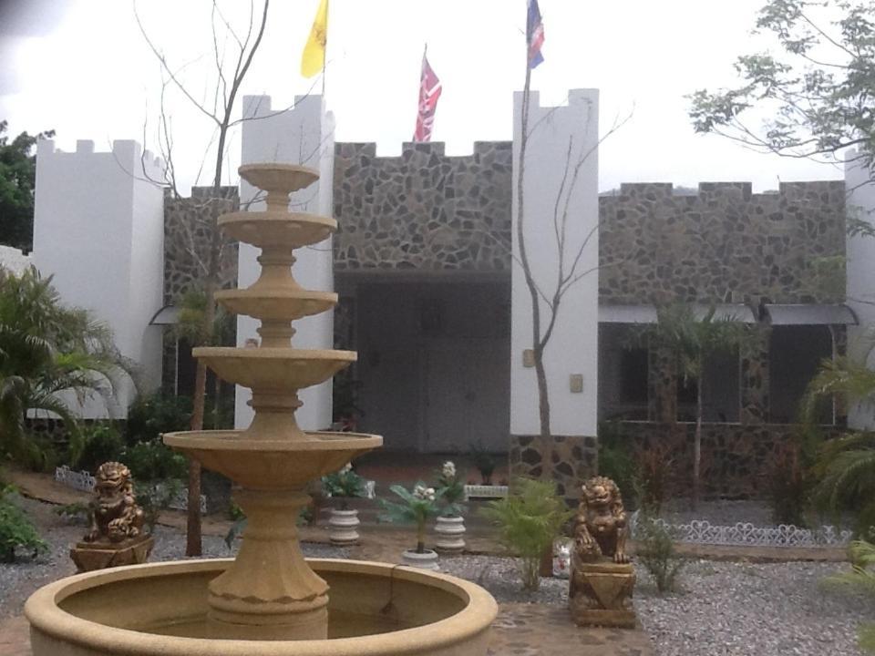 Thai Castle Resort Ban Thap Sila Exterior photo